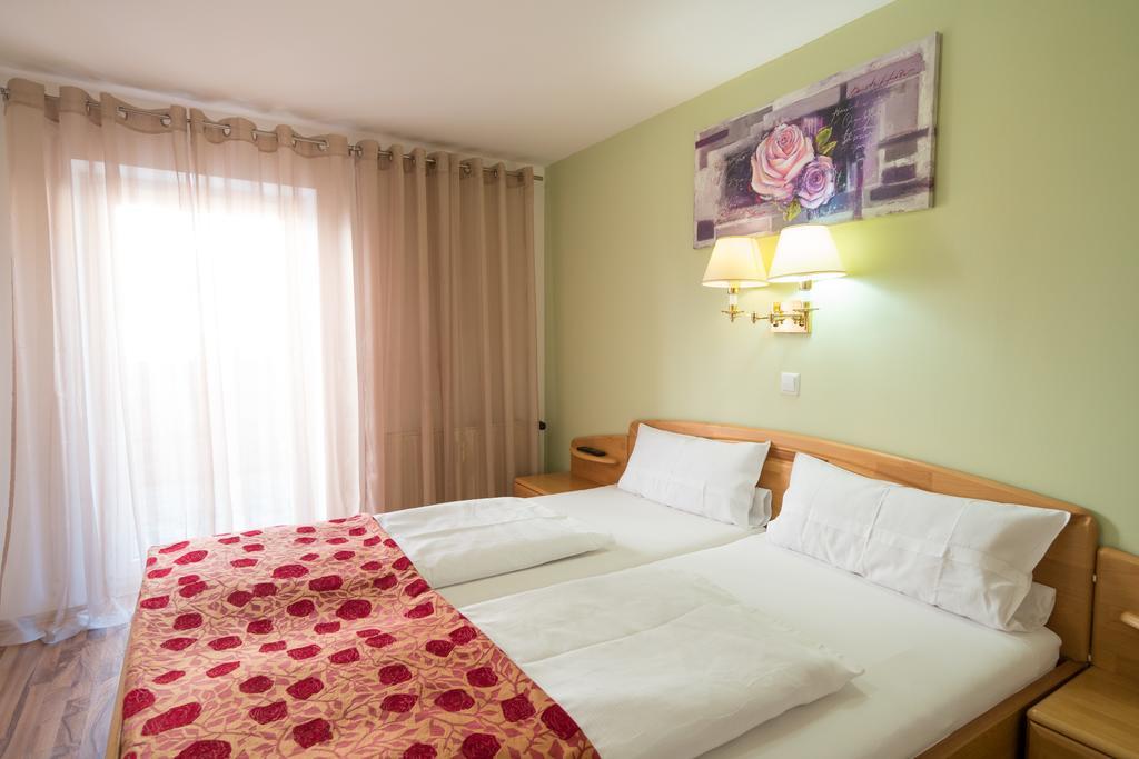 Wellnesshotel & Restaurant Hexenschopf Löffingen Eksteriør bilde