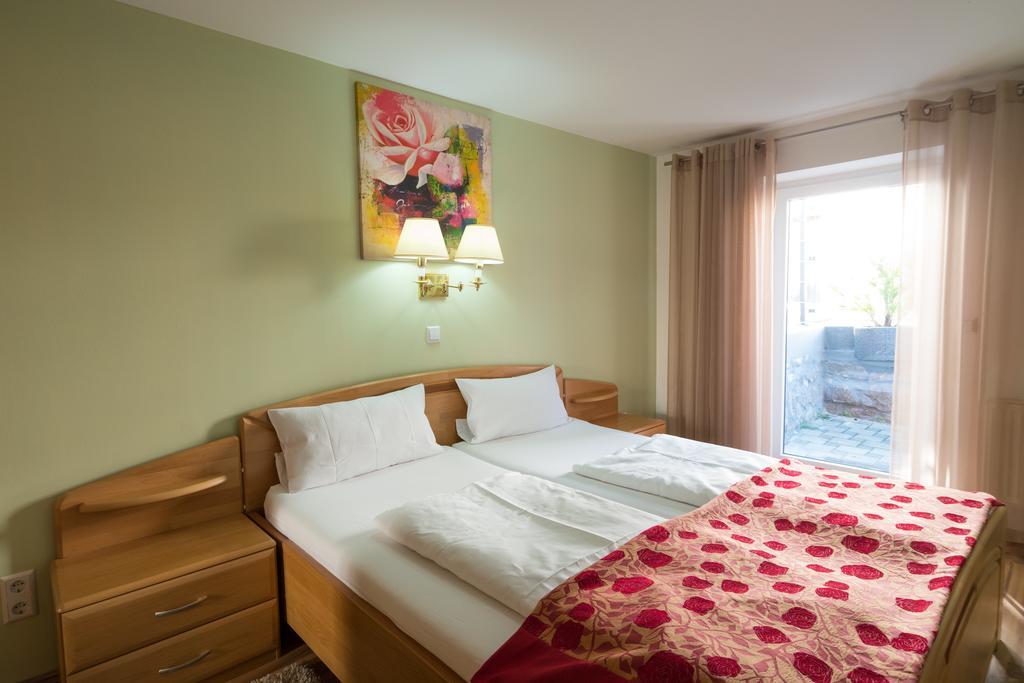 Wellnesshotel & Restaurant Hexenschopf Löffingen Eksteriør bilde